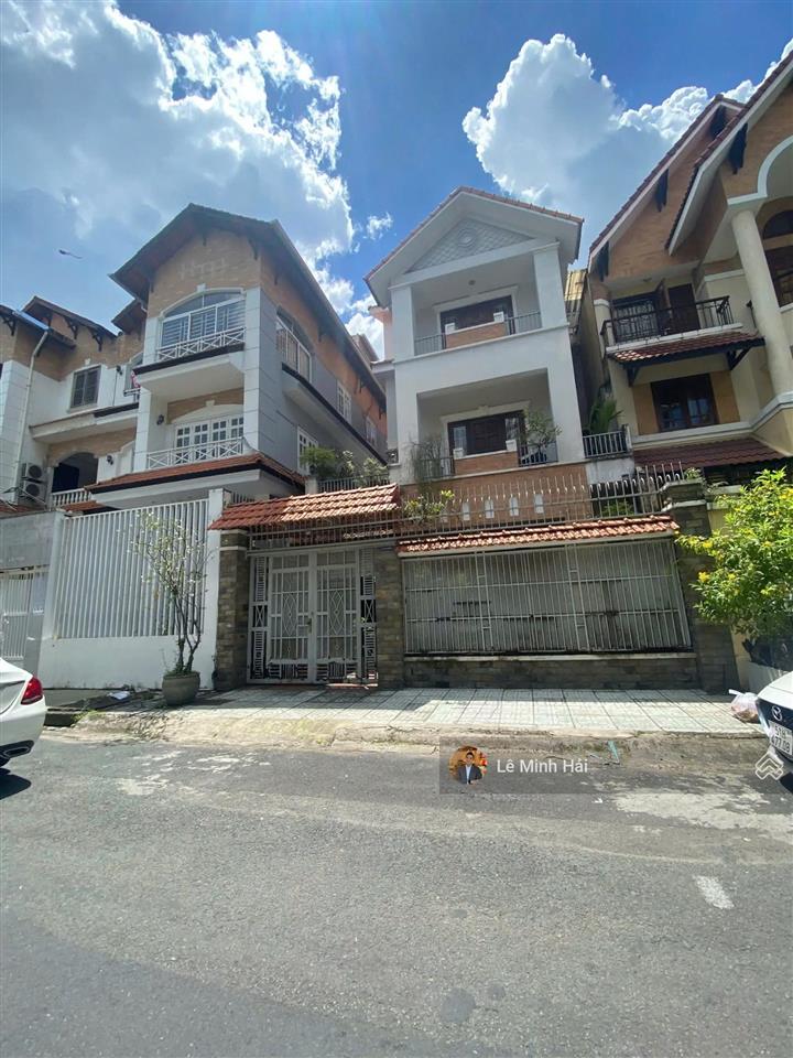 Siêu ngon  mặt tiền hoa lan. phường 2. phú nhuận  4 tầng ( 8 x 16m )  cn  128m2  giá 43,5 tỷ