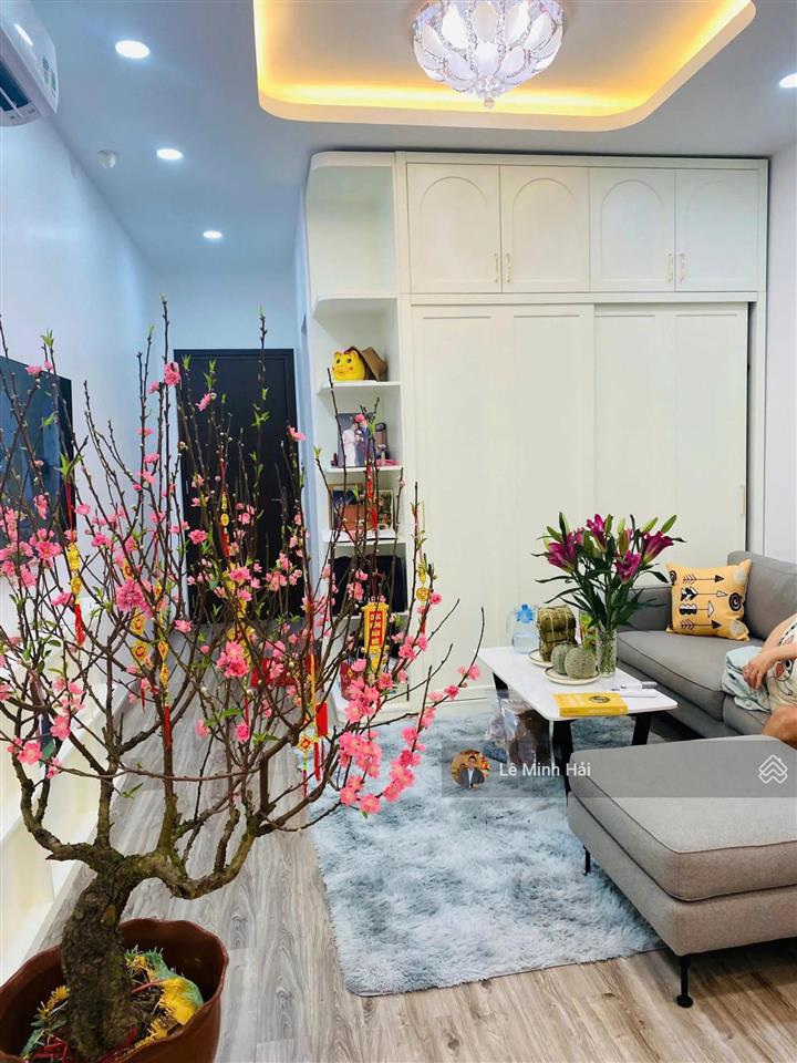 Mặt tiền huỳnh văn bánh, p13, phú nhuận  5 tầng thang máy (4 x 15m)  hđt 50 triệu  22,9 tỷ
