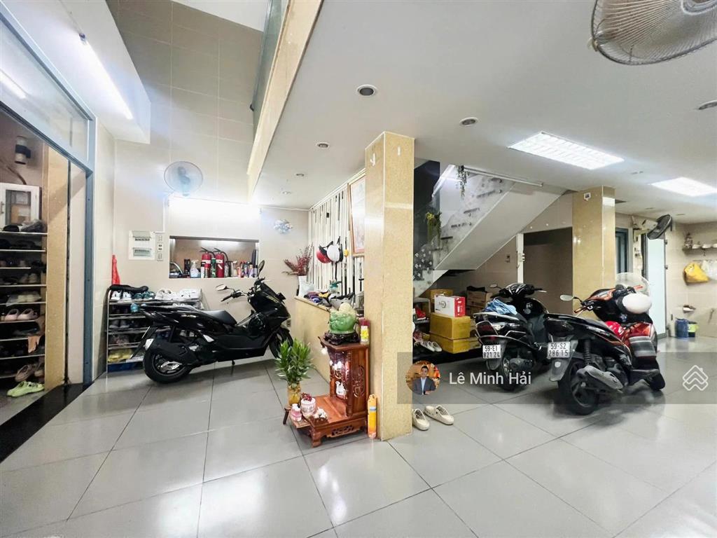 Bán nhà hẻm xe hơi thích quảng đức. p3. phú nhuận  5 tầng (6,8 x 12m)  vô ở ngay  giá 22,9 tỷ