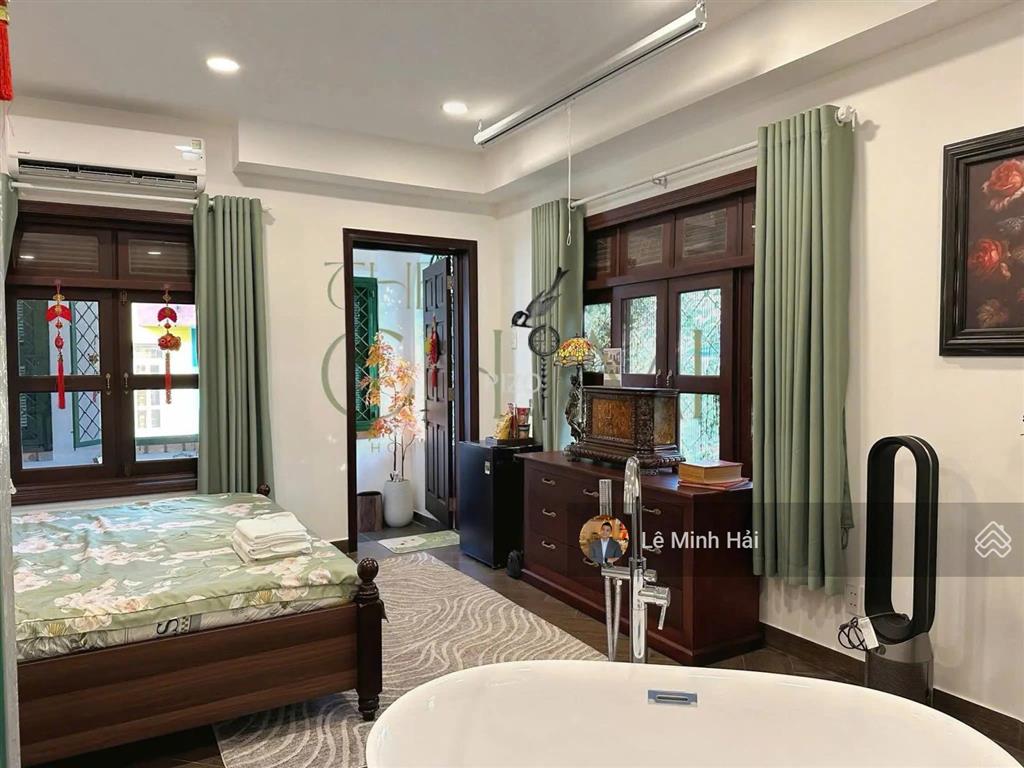Homestay nguyễn trọng tuyển. p10. phú nhuận  5 tầng (4 x 18m)  hđt 100 triệu  23 tỷ