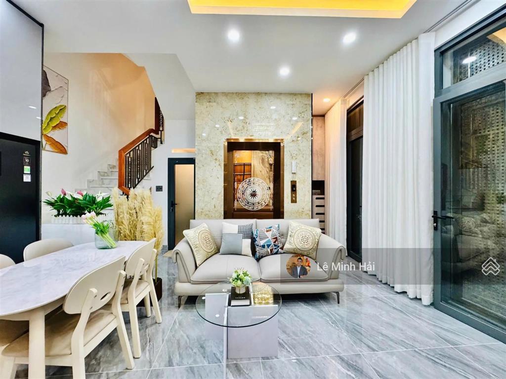 Mặt tiền khu phan xích long. p7. phú nhuận  5 tầng thang máy (6 x 7m)  (5 pn  5 wc)  13,8 tỷ