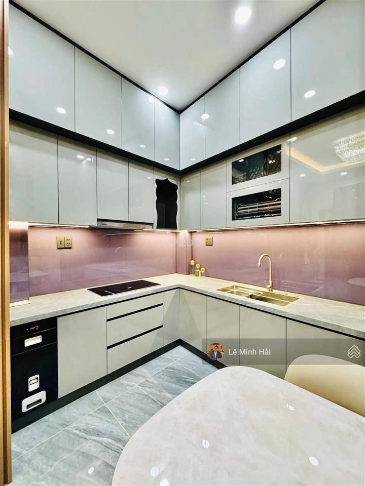 Mặt tiền khu phan xích long. p7. phú nhuận  5 tầng thang máy (6 x 7m)  (5 pn  5 wc)  13,8 tỷ