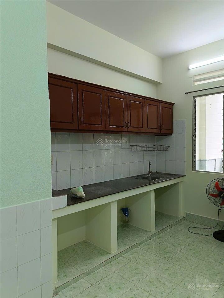 Cho thuê gấp cc nguyễn kim, 10 triệu vnd, 65m2, 2pn, 2wc, cơ bản