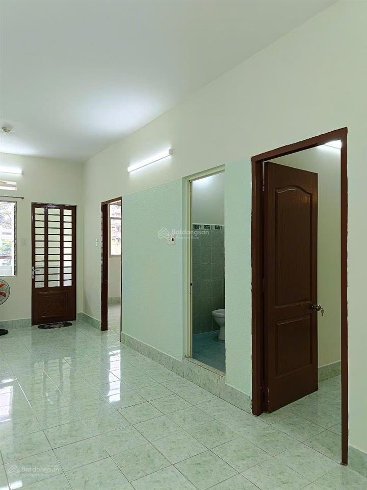 Cho thuê gấp cc nguyễn kim, 10 triệu vnd, 65m2, 2pn, 2wc, cơ bản