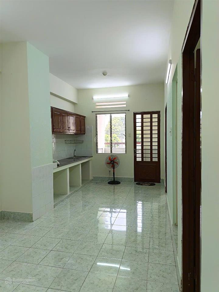 Cho thuê gấp cc nguyễn kim, 10 triệu vnd, 65m2, 2pn, 2wc, cơ bản