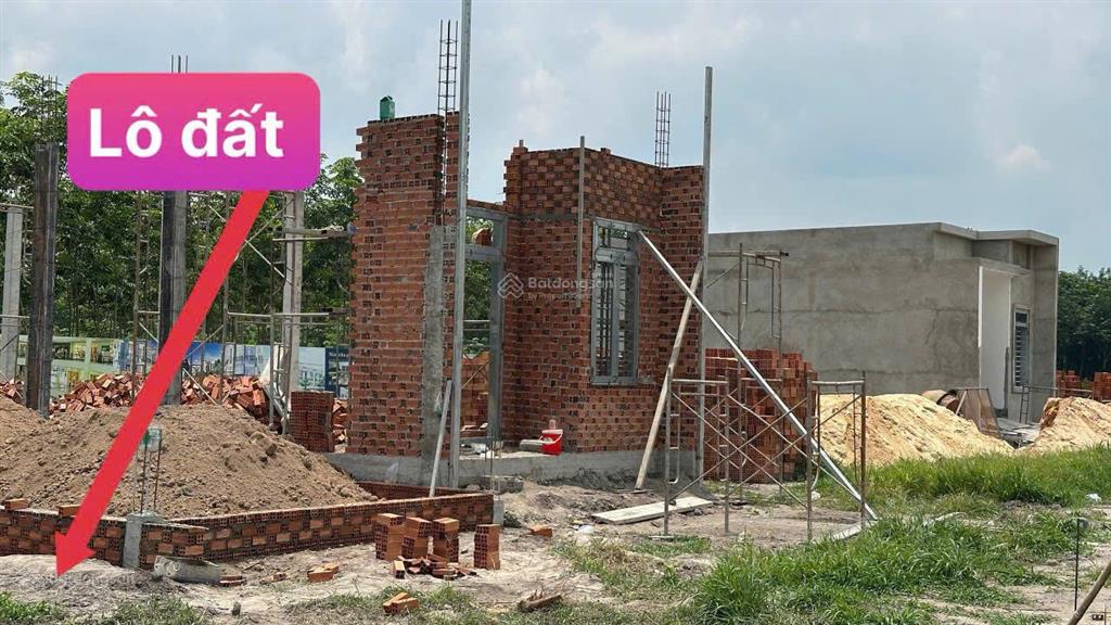 Lô vip duy nhất mặt tiền nhựa 225 m2, tc 60m2, giá 570 triệu, , 1 sẹc dt 749b, chơn thành