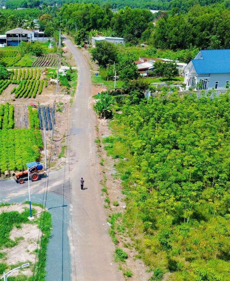 Mặt tiền đường nhựa, view hồ xanh mát 225m2, tc 60m2/chỉ 189 triệu sở hữu. sẵn sổ. quốc lộ 13