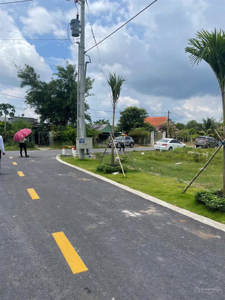 Mặt tiền nhựa 32m, 450m2( 10x45) tc 200m2, giá 545 triệu. shr sẵn. minh thạnh.tphcm