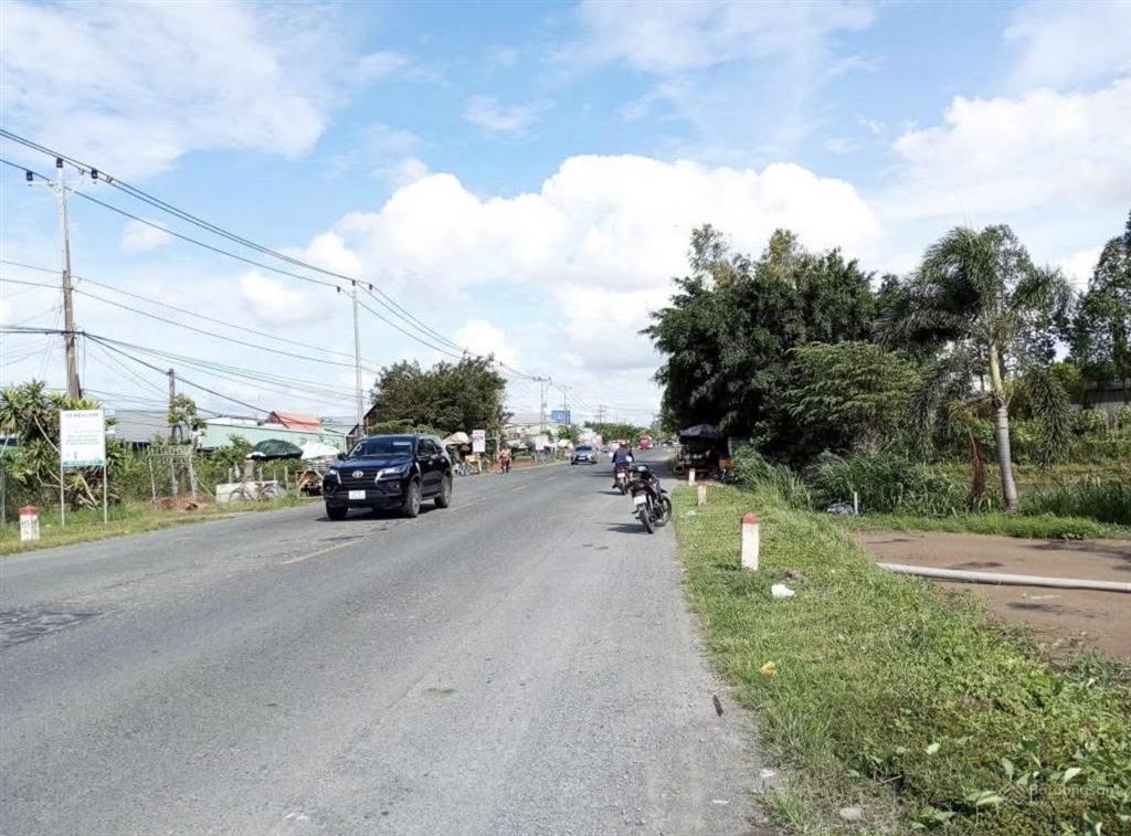 Bán 1.500m2 có thổ cư mặt tiền 11m giá 11.8ty nằm đường lớn ql80 xã bình thành lấp vò 0937 600 ***