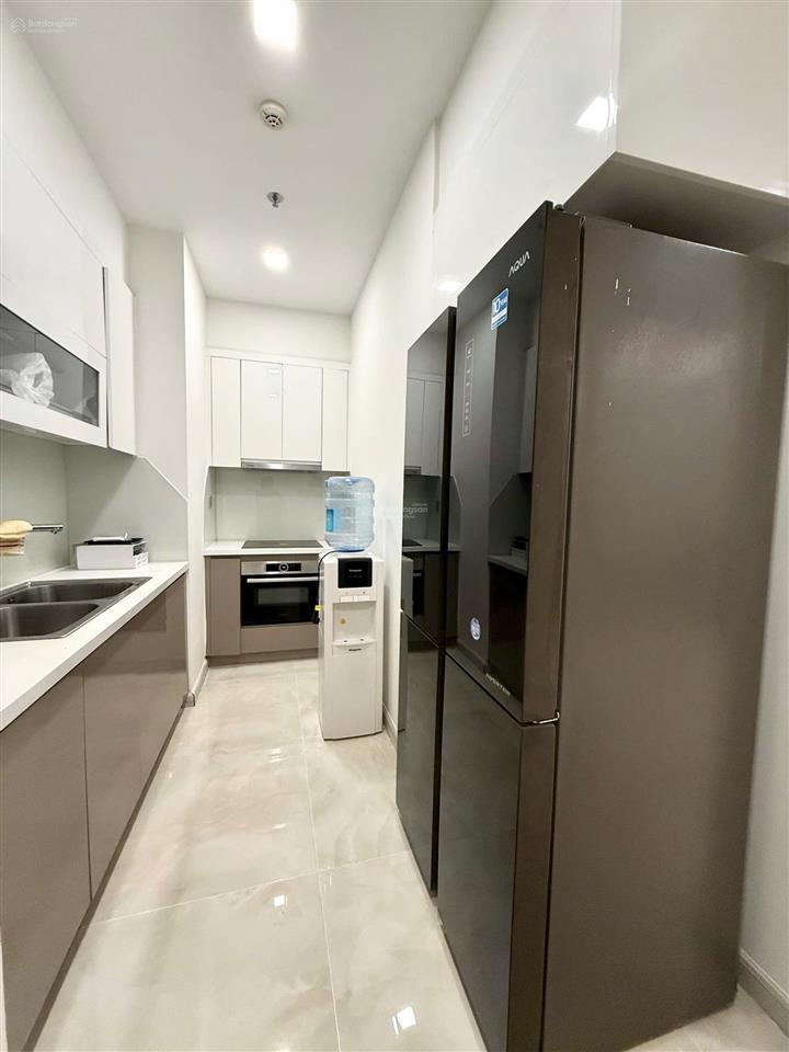 Cho thuê căn hộ 50m2 tại vinhomes golden river ba son, 21 triệu full nội thất