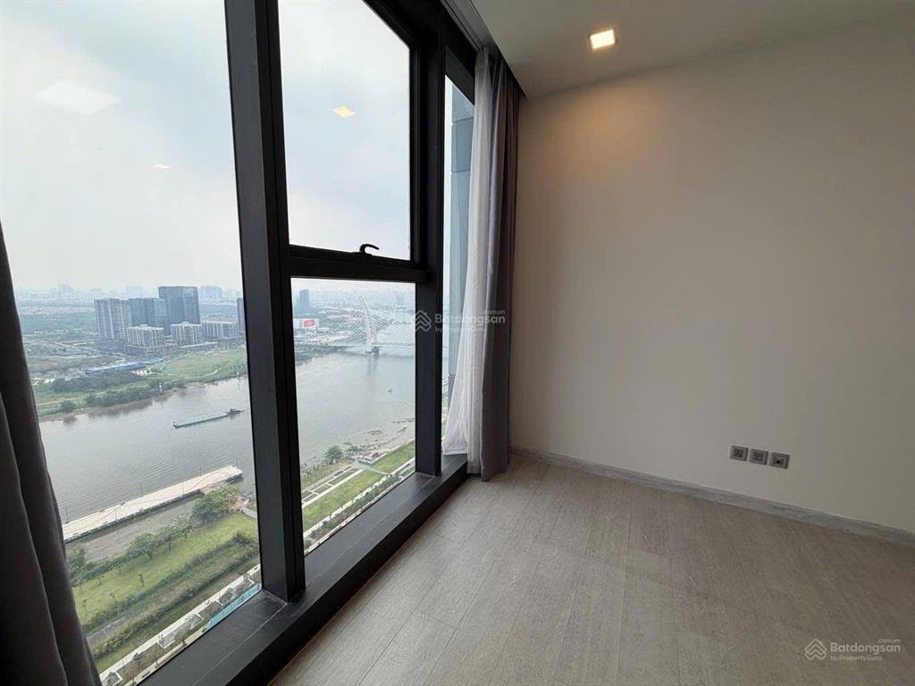 Vin ba son bán 3pn 126m2 view sông giá 30.5ty bao sổ hồng call 0937 600 ***