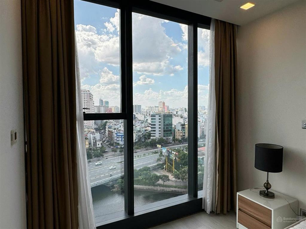 Bán gấp căn góc 2pn ~68m2 giá 17,2 tỷ a110.02 view ko bị chắn full nội thất 0937 600 ***