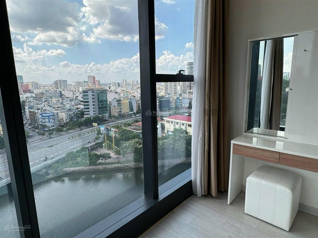 Bán gấp căn góc 2pn ~68m2 giá 17,2 tỷ a110.02 view ko bị chắn full nội thất 0937 600 ***