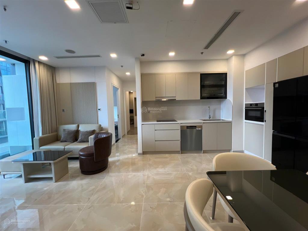 Định cư nước ngoài cần bán lỗ 2pn bason 79m2 giá 17,8 tỷ sổ hồng lâu dài, nội thất cao cấp