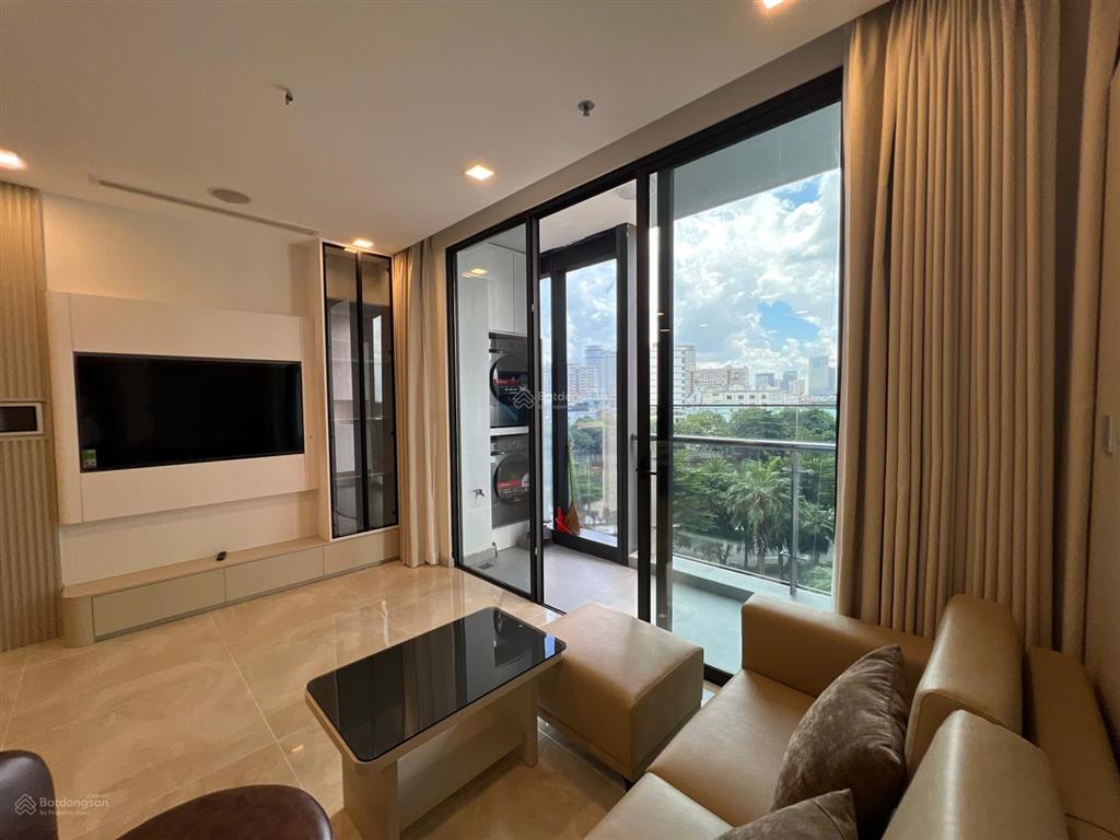 Định cư nước ngoài cần bán lỗ 2pn bason 79m2 giá 17,8 tỷ sổ hồng lâu dài, nội thất cao cấp