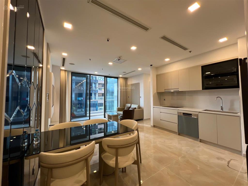 Định cư nước ngoài cần bán lỗ 2pn bason 79m2 giá 17,8 tỷ sổ hồng lâu dài, nội thất cao cấp