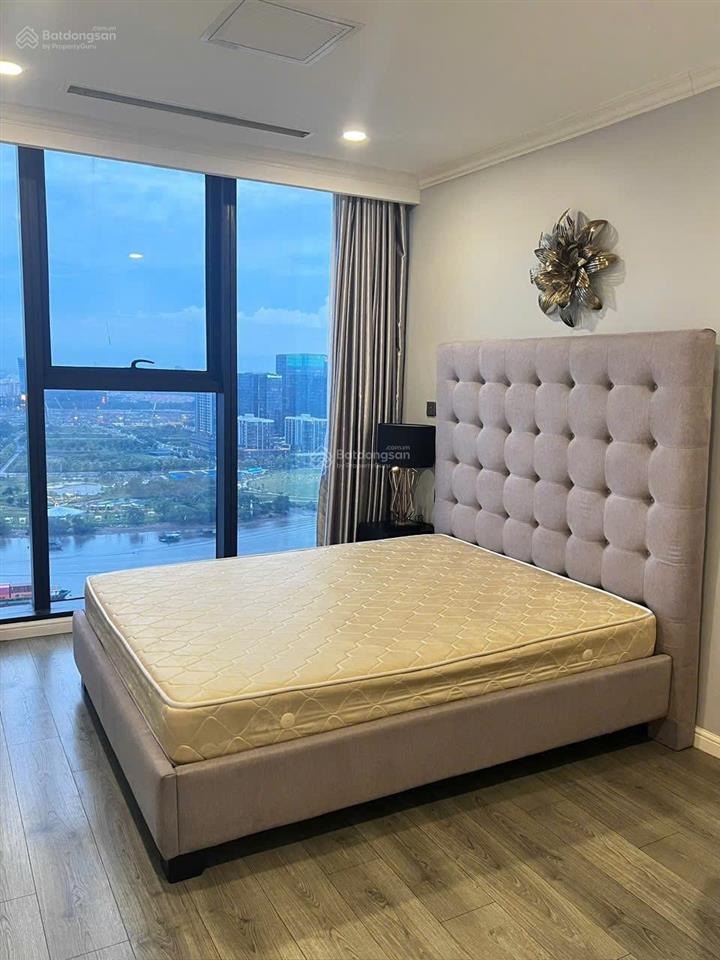 Cho thuê 3pn 121m lầu 26 giá 55tr bao phí quản lý