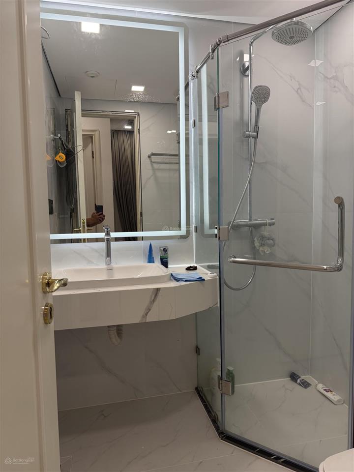 Cần tiền kinh doanh nên bán căn góc 2pn a105.02 68m2 view ko chắn sổ lâu dài giá bán 16.8ty phí 1%