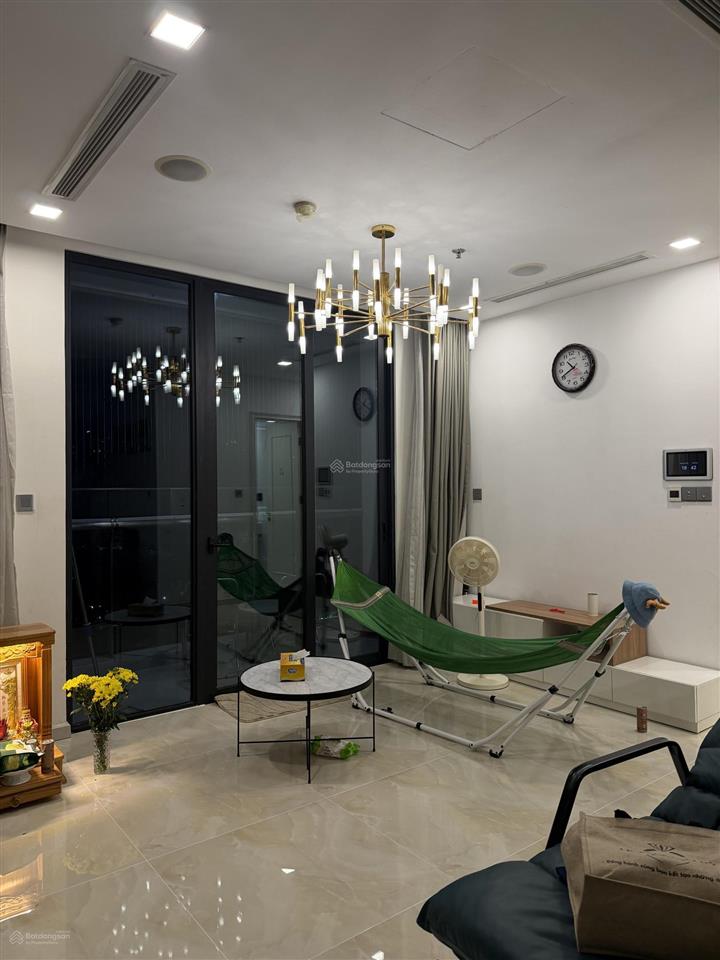 Cần tiền kinh doanh nên bán căn góc 2pn a105.02 68m2 view ko chắn sổ lâu dài giá bán 16.8ty phí 1%