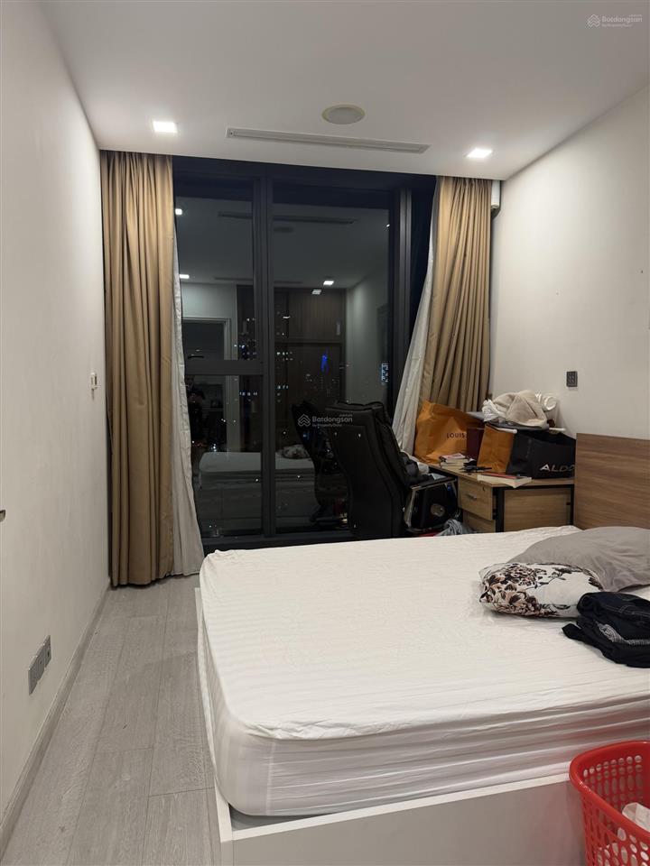 Cần tiền kinh doanh nên bán căn góc 2pn a105.02 68m2 view ko chắn sổ lâu dài giá bán 16.8ty phí 1%