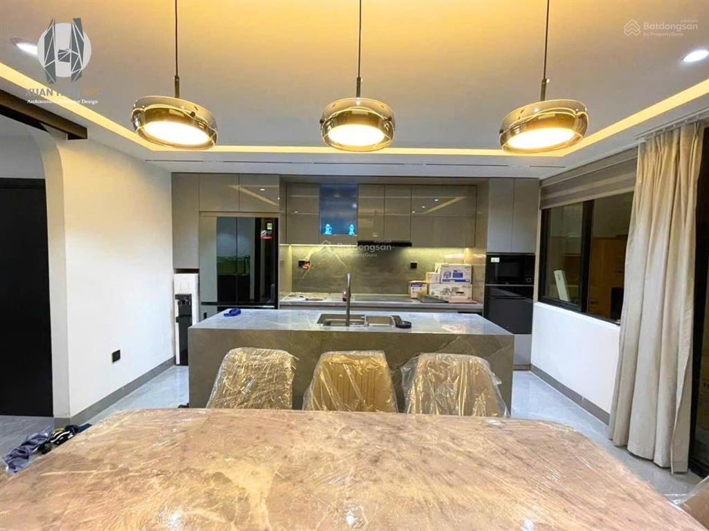 Bán nhà 3,5 tầng đường hoa phượng 1  khu euro village 1