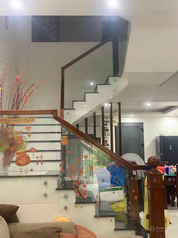 Bán nhà 2 tầng đường lê văn thủ view công viên nam việt á