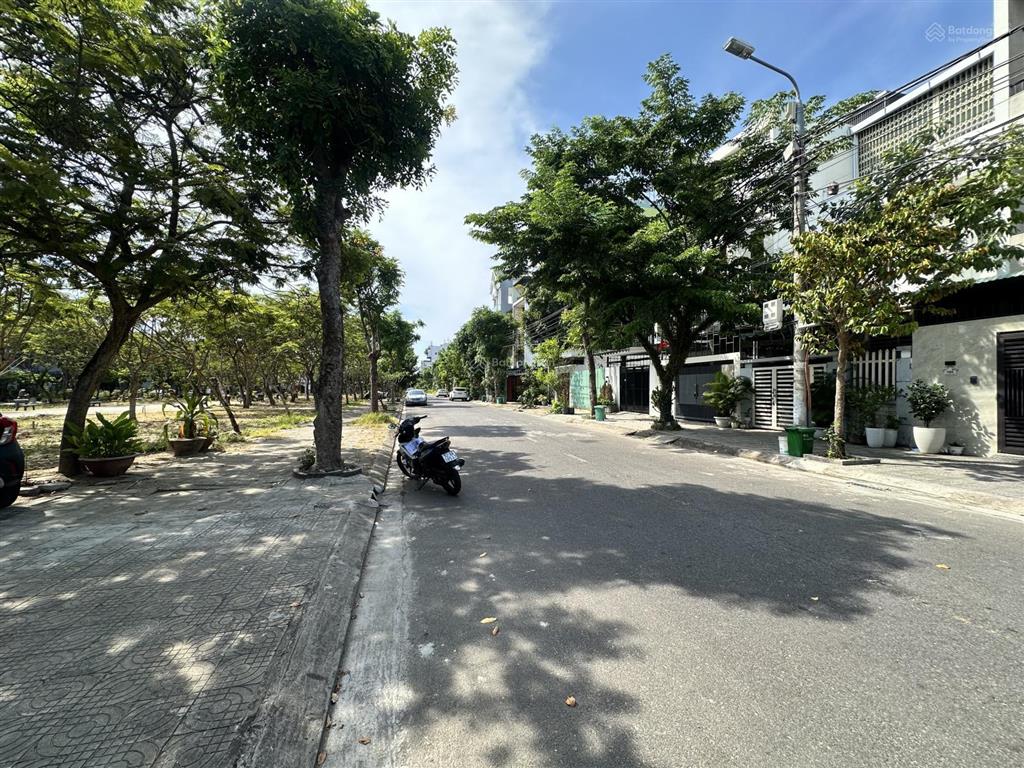 Bán nhà 2 tầng đường lê văn thủ view công viên nam việt á