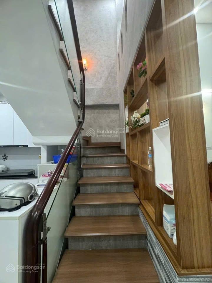 Nhà mới xây dt 4x11m, gần ngay trường tiểu học kim đồng bình tân