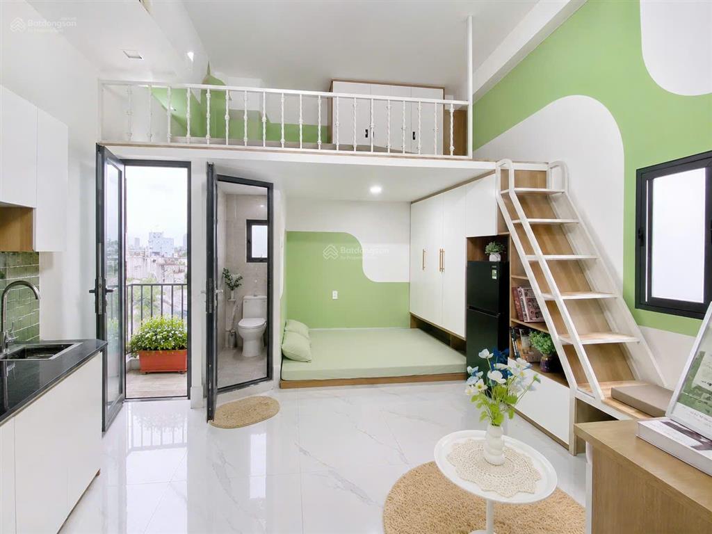 Còn phòng ban công đẹp 4,8 triệu gần ngã 4 gò mây