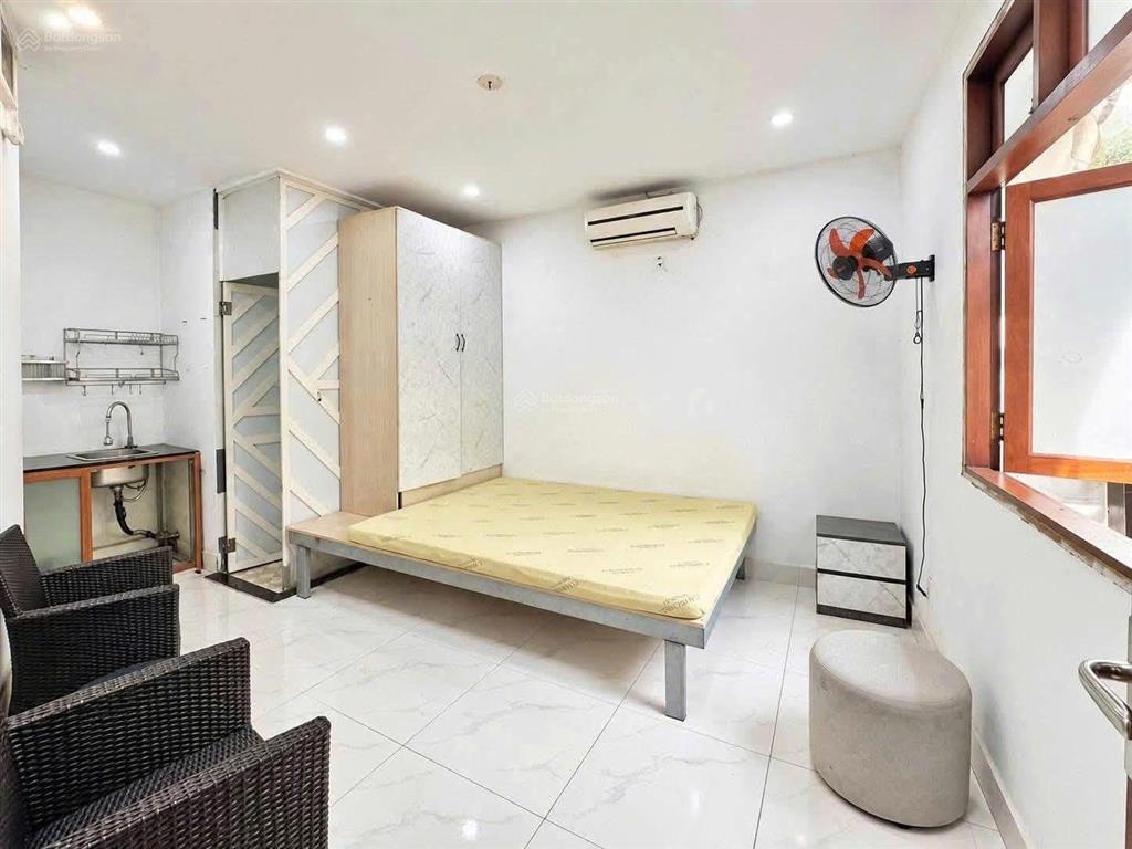 Còn 1 phòng hiếm có full nội thất máy lạnh giường ngủ