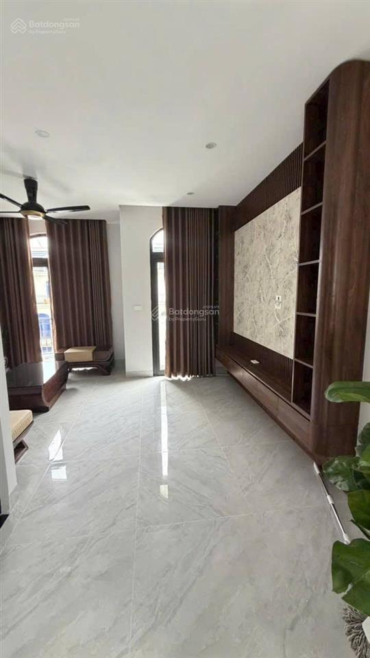 Cho thuê liền kề 4pn thang máy full nội thất mặt đường to 20m gần vincom ocean park 2 giá tốt