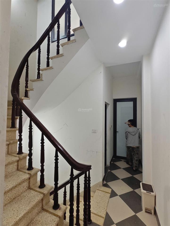Cho thuê nhà 4 tầng (4pn, 3wc, 43m2) tại ngõ 73, tứ liên, q. tây hồ, giá cực chất 12 triệu vnd/th