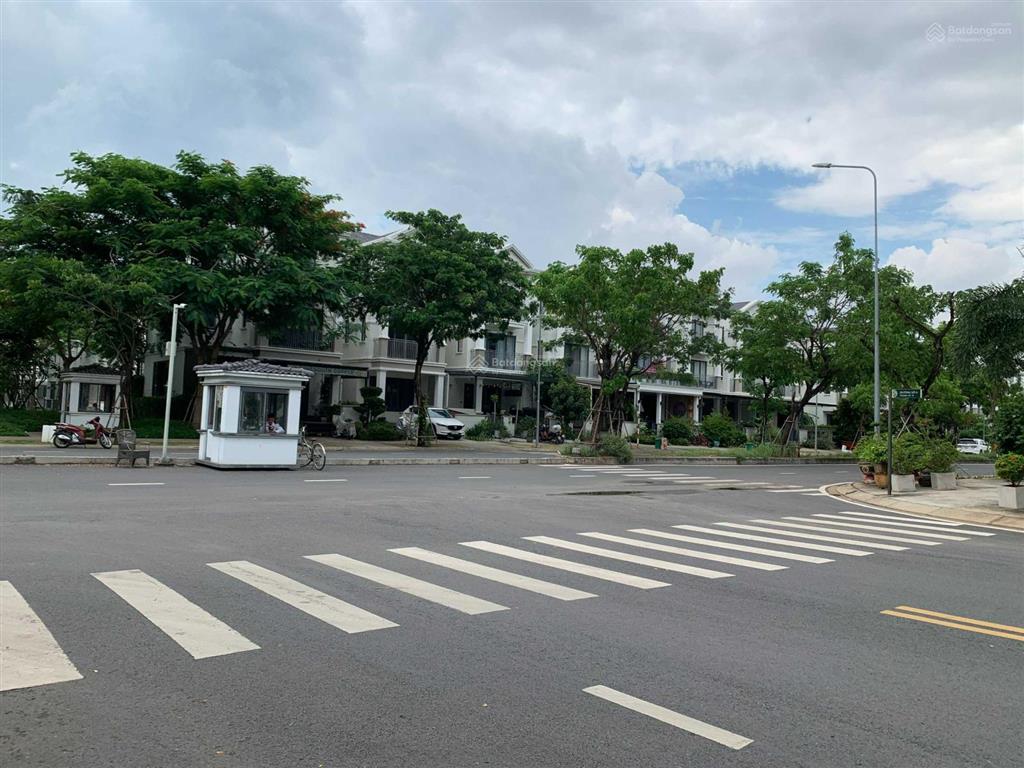 Nhà phố lavila kiến á  105.6m2  full nội thất đẹp sổ hồng gía 15 tỷ  0932 991 ***