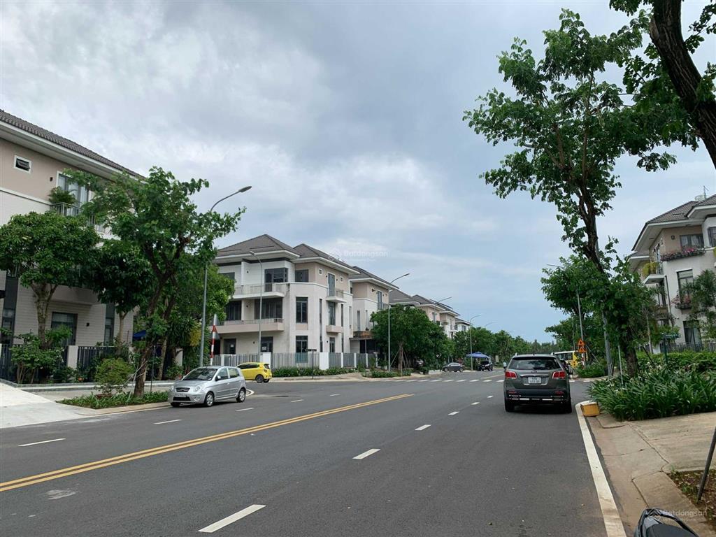 Nhà phố lavila kiến á  105.6m2  full nội thất đẹp sổ hồng gía 15 tỷ  0932 991 ***