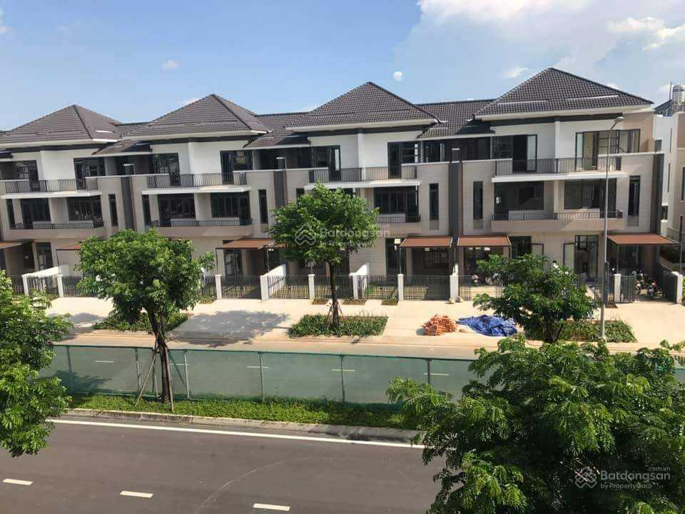 Nhà phố lavila kiến á  105.6m2  full nội thất đẹp sổ hồng gía 15 tỷ  0932 991 ***