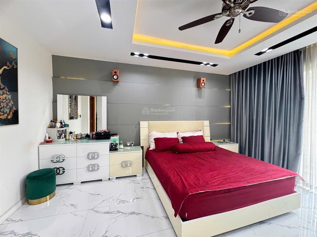 Bán nhanh biệt thự nine southhoàn thiện cao cấp  140m2 sẵn phòng chiếu phim, sauna  0932 991 ***