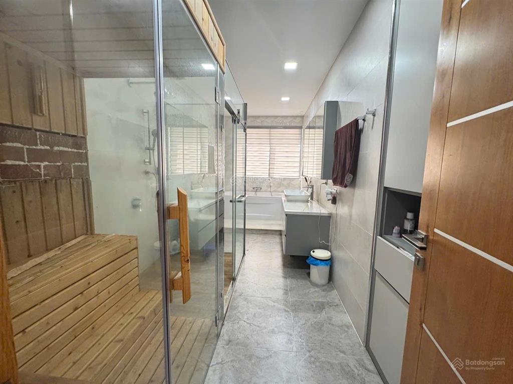 Bán nhanh biệt thự nine southhoàn thiện cao cấp  140m2 sẵn phòng chiếu phim, sauna  0932 991 ***
