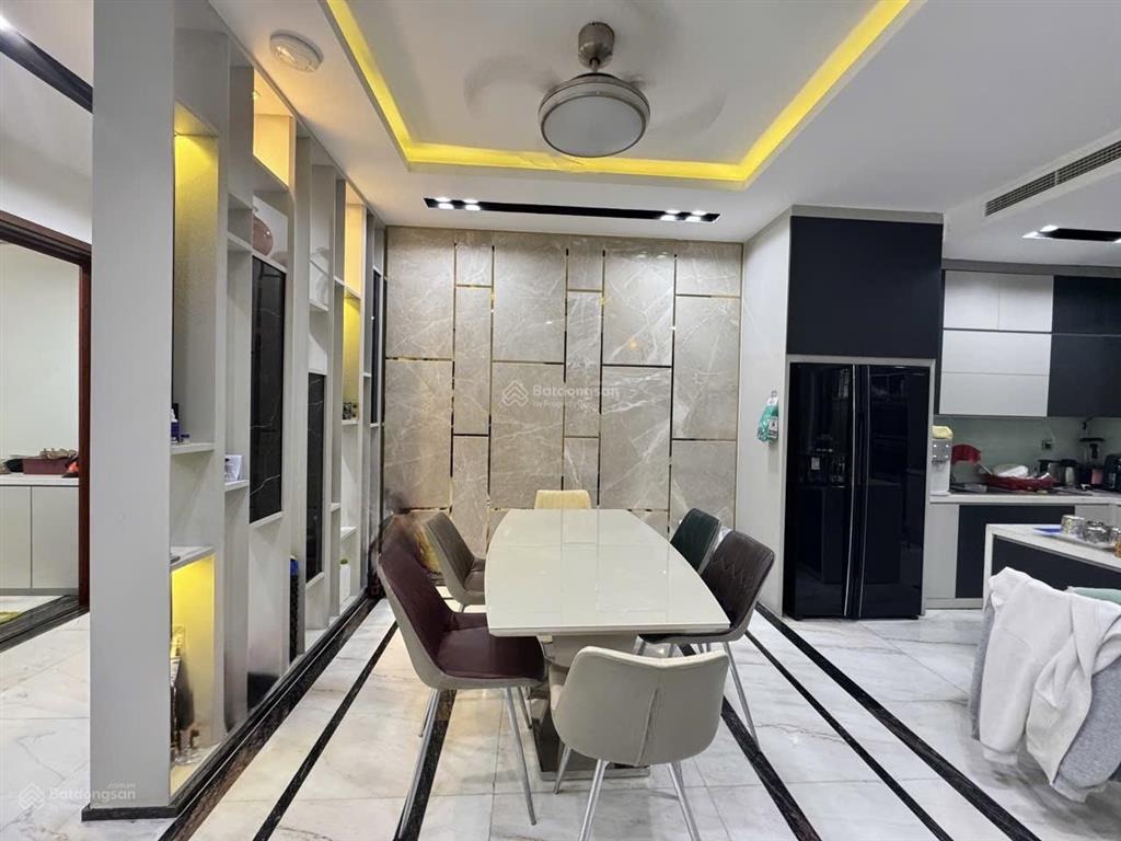 Bán nhanh biệt thự nine southhoàn thiện cao cấp  140m2 sẵn phòng chiếu phim, sauna  0932 991 ***