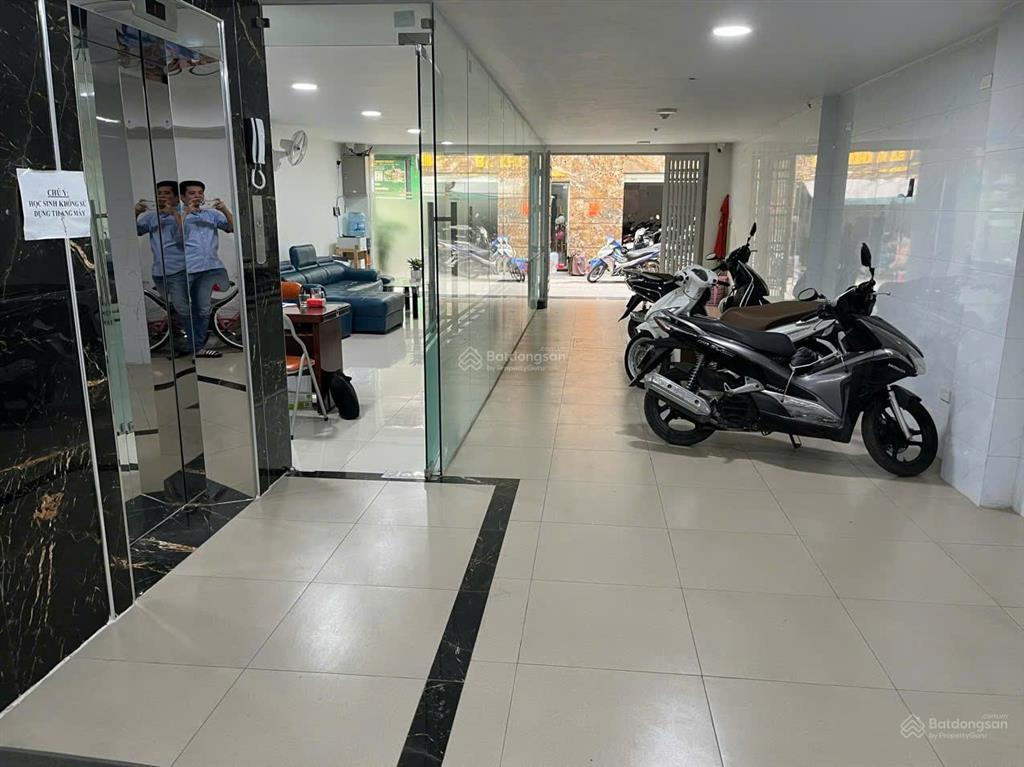 Cho thuê sàn văn phòng 100m vũ ngọc phan  đống đa  có bãi ô tô 5000m