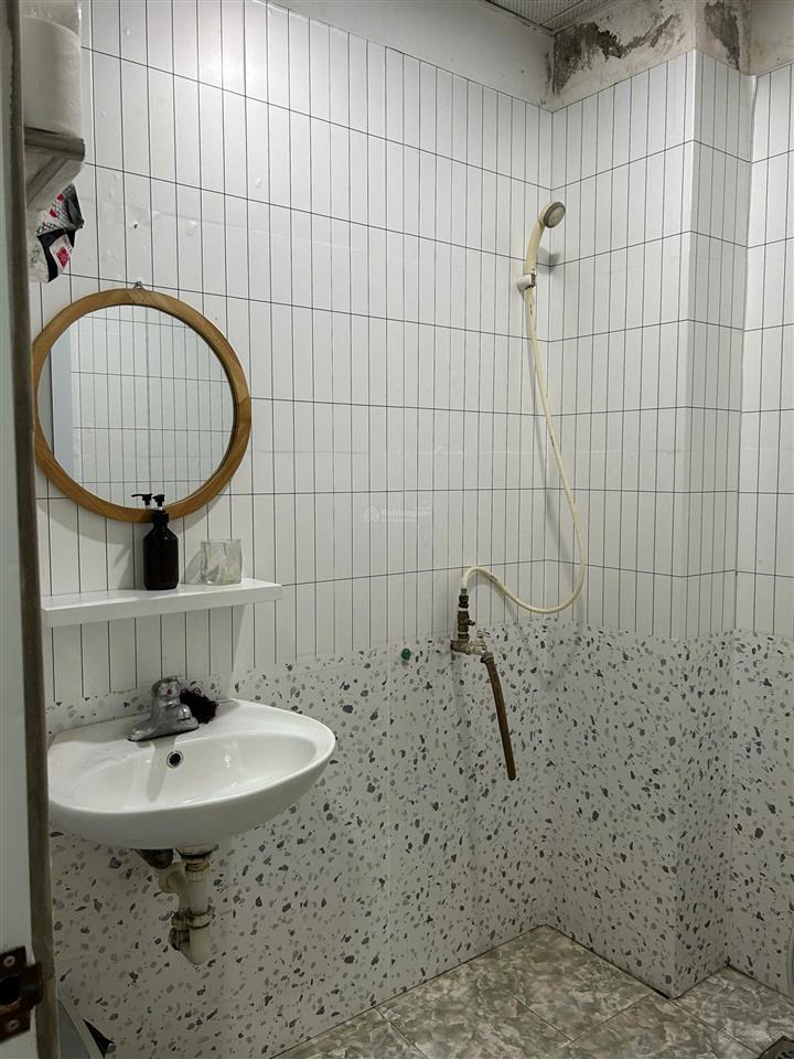 Cho thuê văn phòng 110m2, 17 triệu vnd tại hoàng quốc việt, cầu giấy, view đẹp