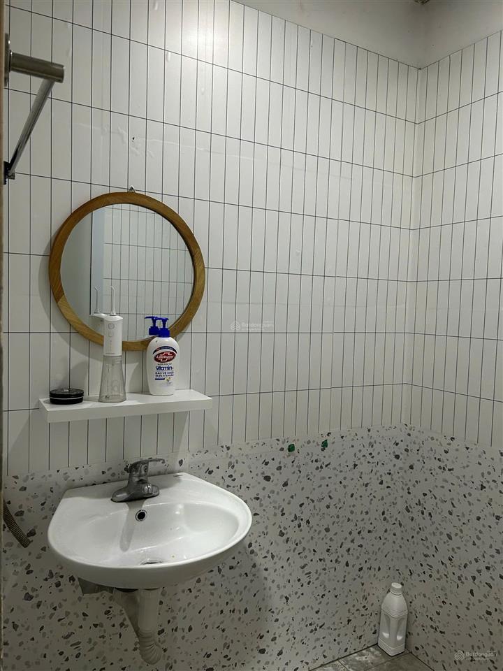 Cho thuê văn phòng 110m2, 17 triệu vnd tại hoàng quốc việt, cầu giấy, view đẹp
