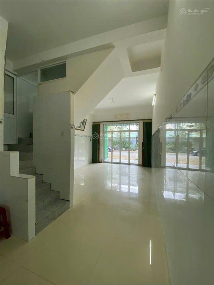 Cho thuê nhà mặt tiền phường 3 vĩnh long đường 16m kinh doanh sầm uất 7 triệu/tháng