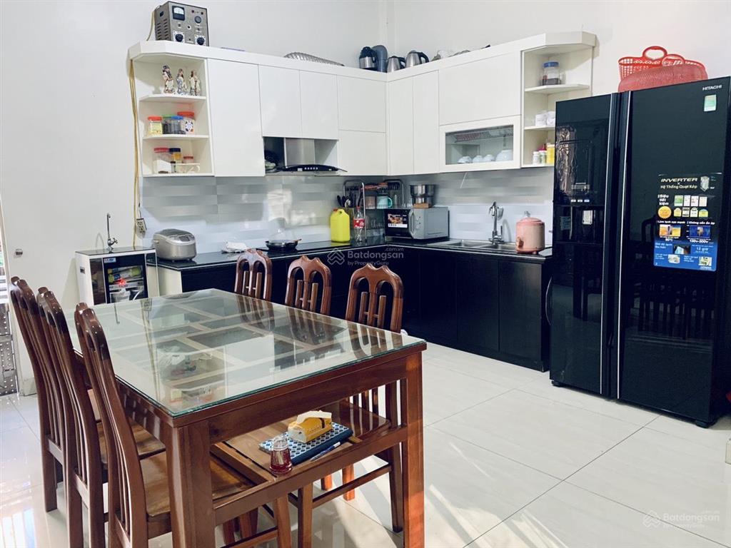 Cho thuê nhà lô góc văn cao, dt 65m2, 3 phòng ngủ thiết kế hiện đại