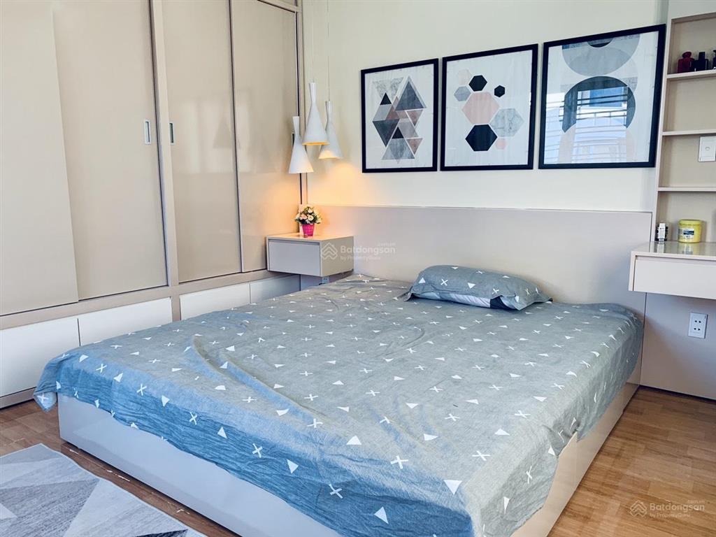 Cho thuê nhà lô góc văn cao, dt 65m2, 3 phòng ngủ thiết kế hiện đại