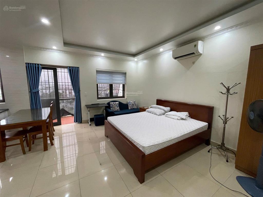 Cho thuê căn hộ 1 ngủ rộng (38m2) waterfront city, có ban công rộng.