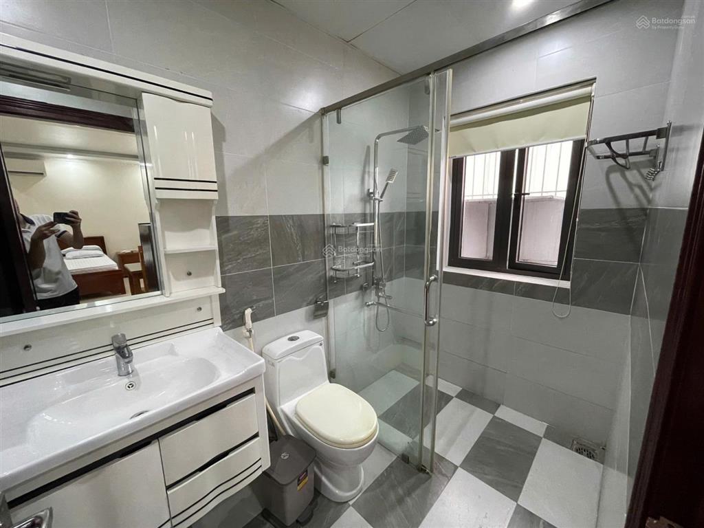 Cho thuê căn hộ 1 ngủ rộng (38m2) waterfront city, có ban công rộng.