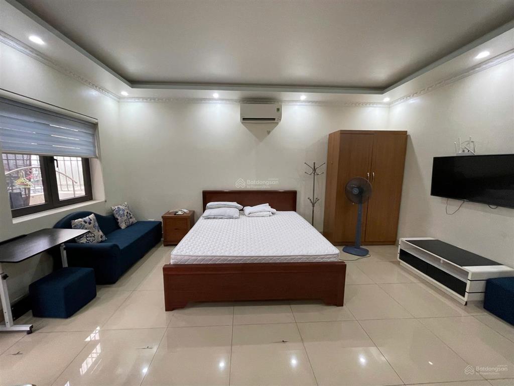 Cho thuê căn hộ 1 ngủ rộng (38m2) waterfront city, có ban công rộng.