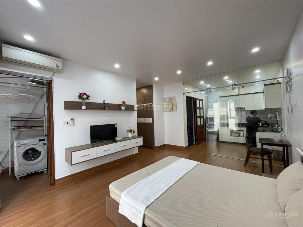 Cho thuê căn hộ 1 ngủ tách bếp rộng (40m2) waterfront city.