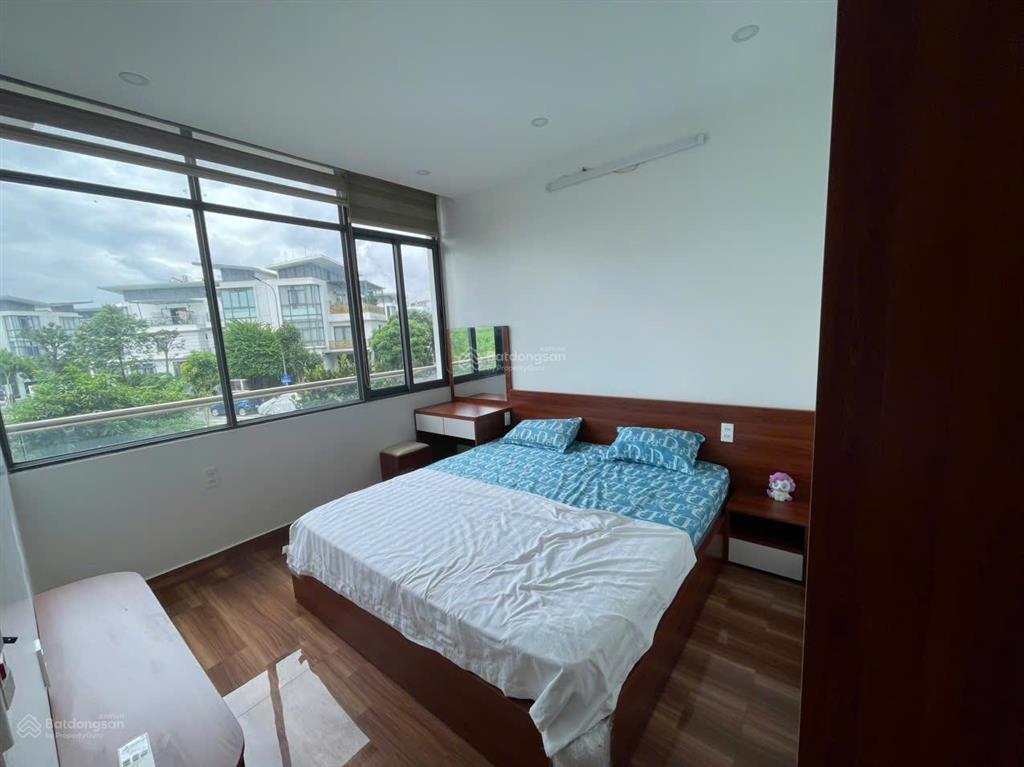 Cho thuê căn hộ 2 p.ngủ rộng (90m2) tại waterfront city.