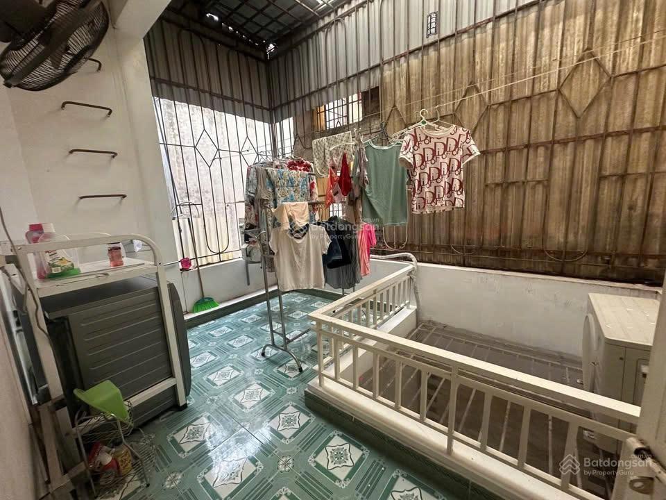 Cho thuê nhà khu phân lô văn cao, dt 90m2, 3 ngủ khép kín.